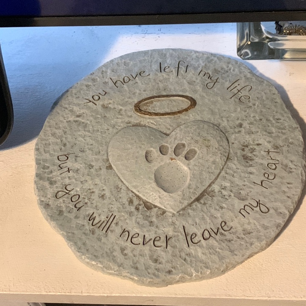 Pet Memorial garden /stepping stone